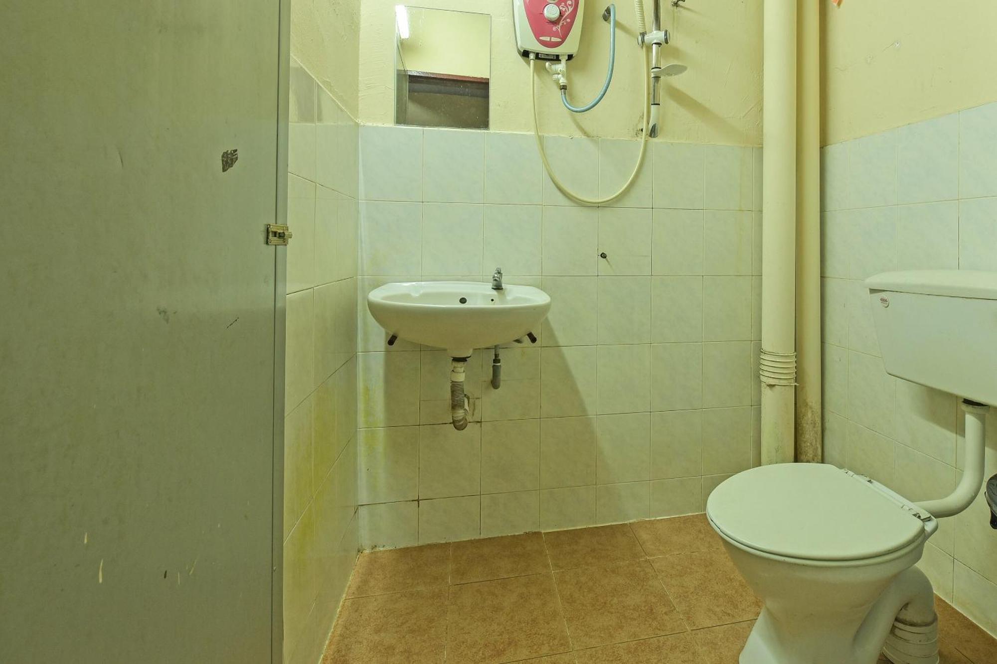 Spot On 90144 Corridor Hotel 1 Pekan Exterior photo