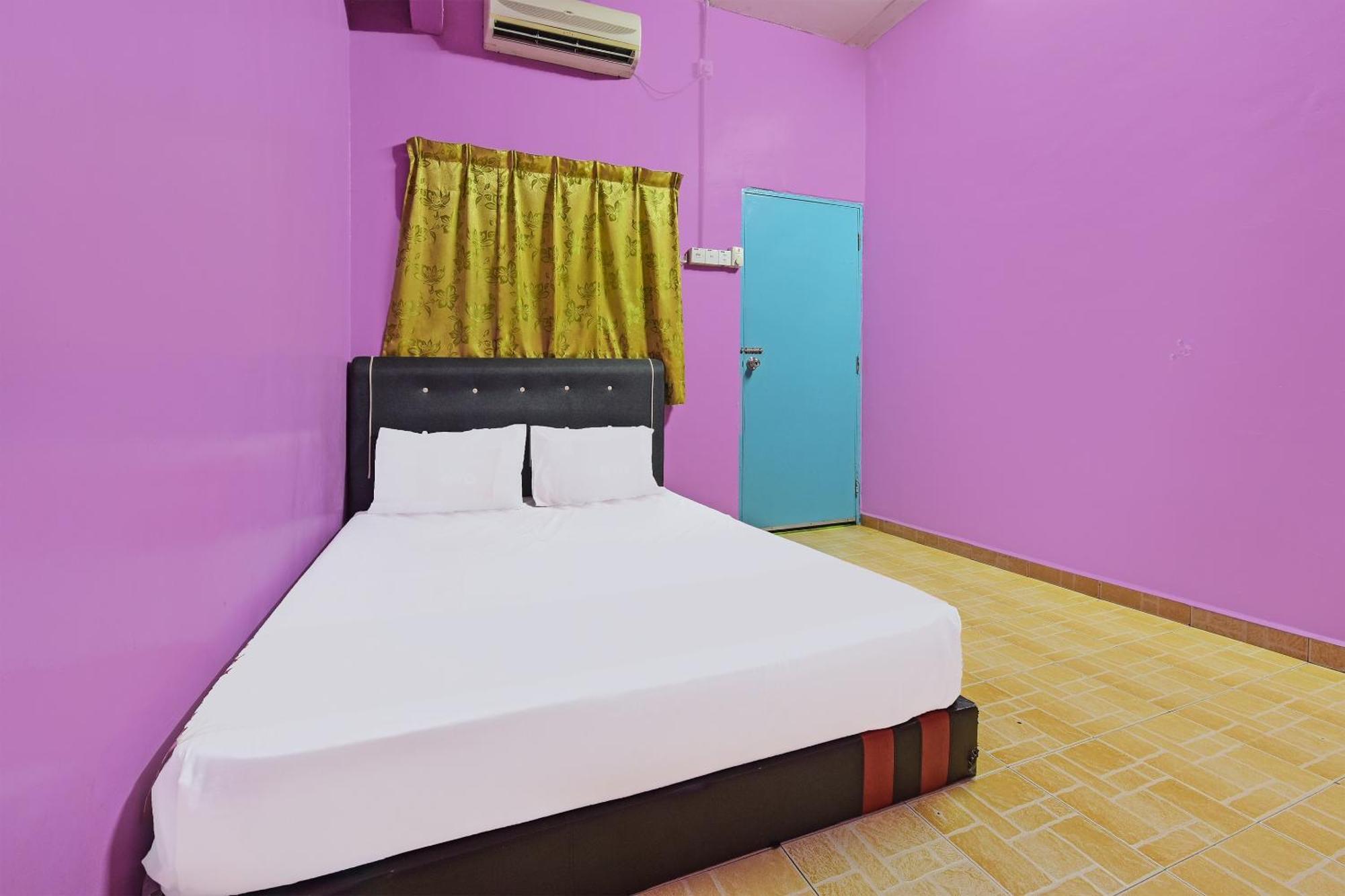 Spot On 90144 Corridor Hotel 1 Pekan Exterior photo