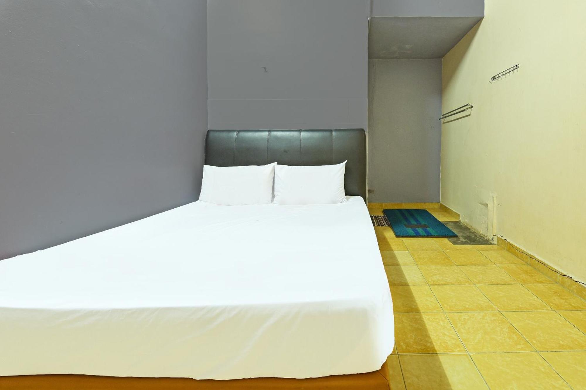 Spot On 90144 Corridor Hotel 1 Pekan Exterior photo